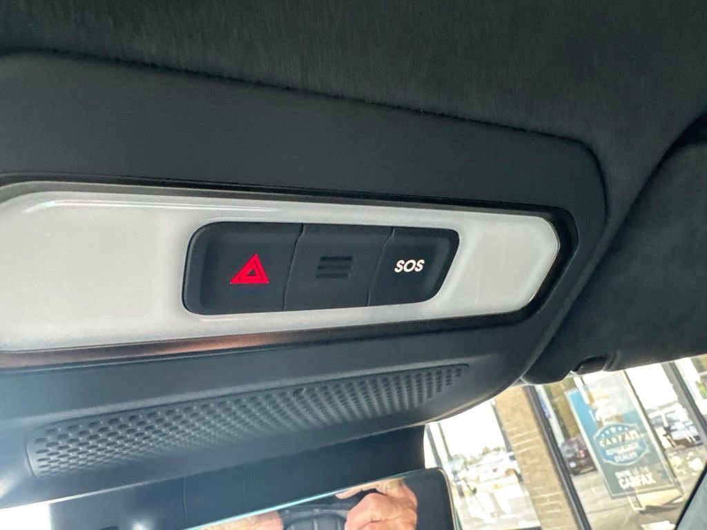 Used 2025 Rivian R1S Premium AWD/4WD image 19