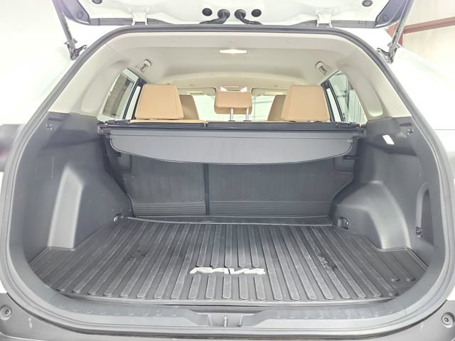 Used 2023 Toyota RAV4 LE AWD/4WD image 42
