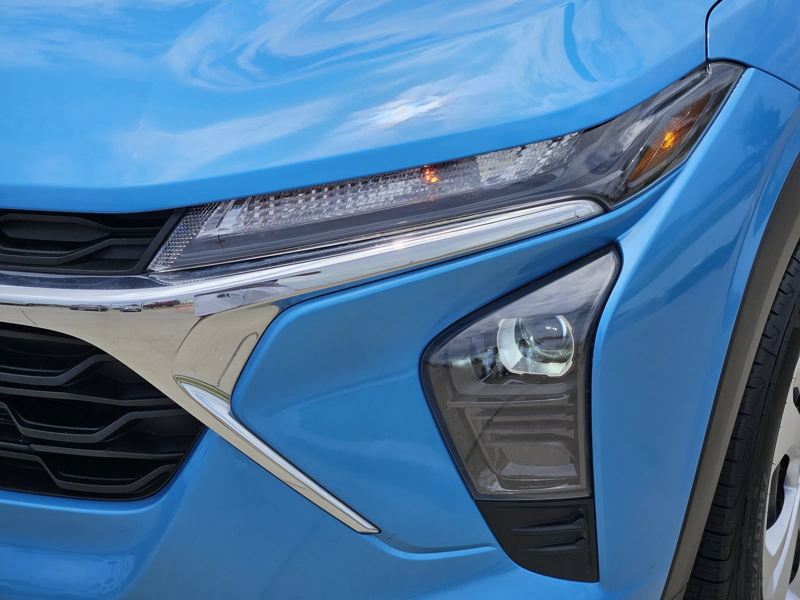 Certified 2025 Chevrolet Trax LS FWD image 10