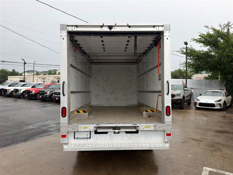 Used 2024 Chevrolet Express 3500 w/ Power Convenience Package RWD image 4