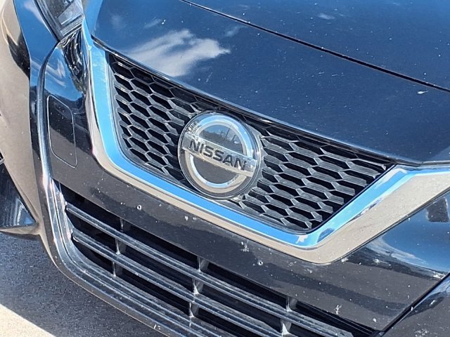Used 2021 Nissan Versa SV FWD image 29