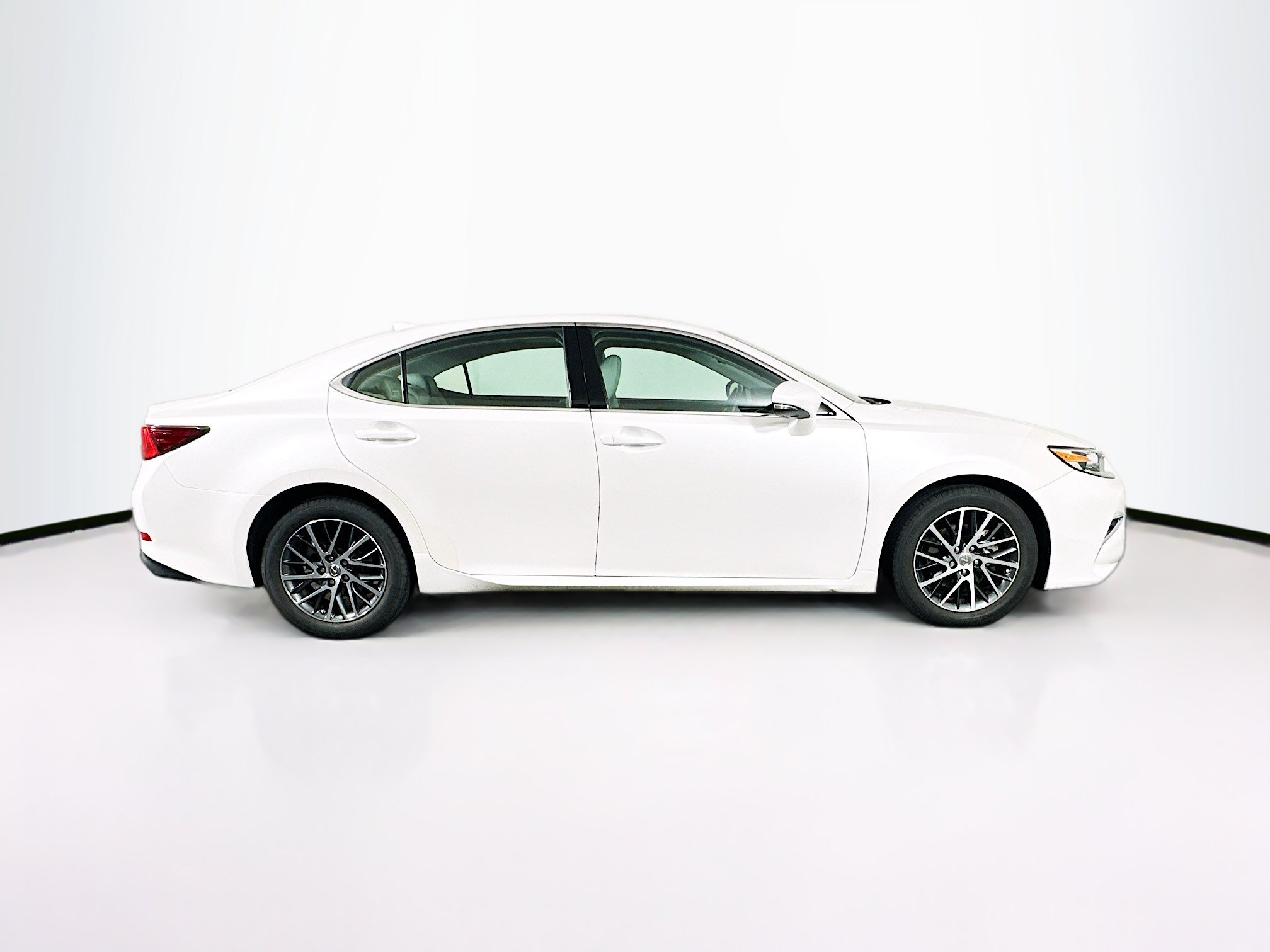 Used 2018 Lexus ES 350 w/ Luxury Package w/Wood Trim FWD image 10