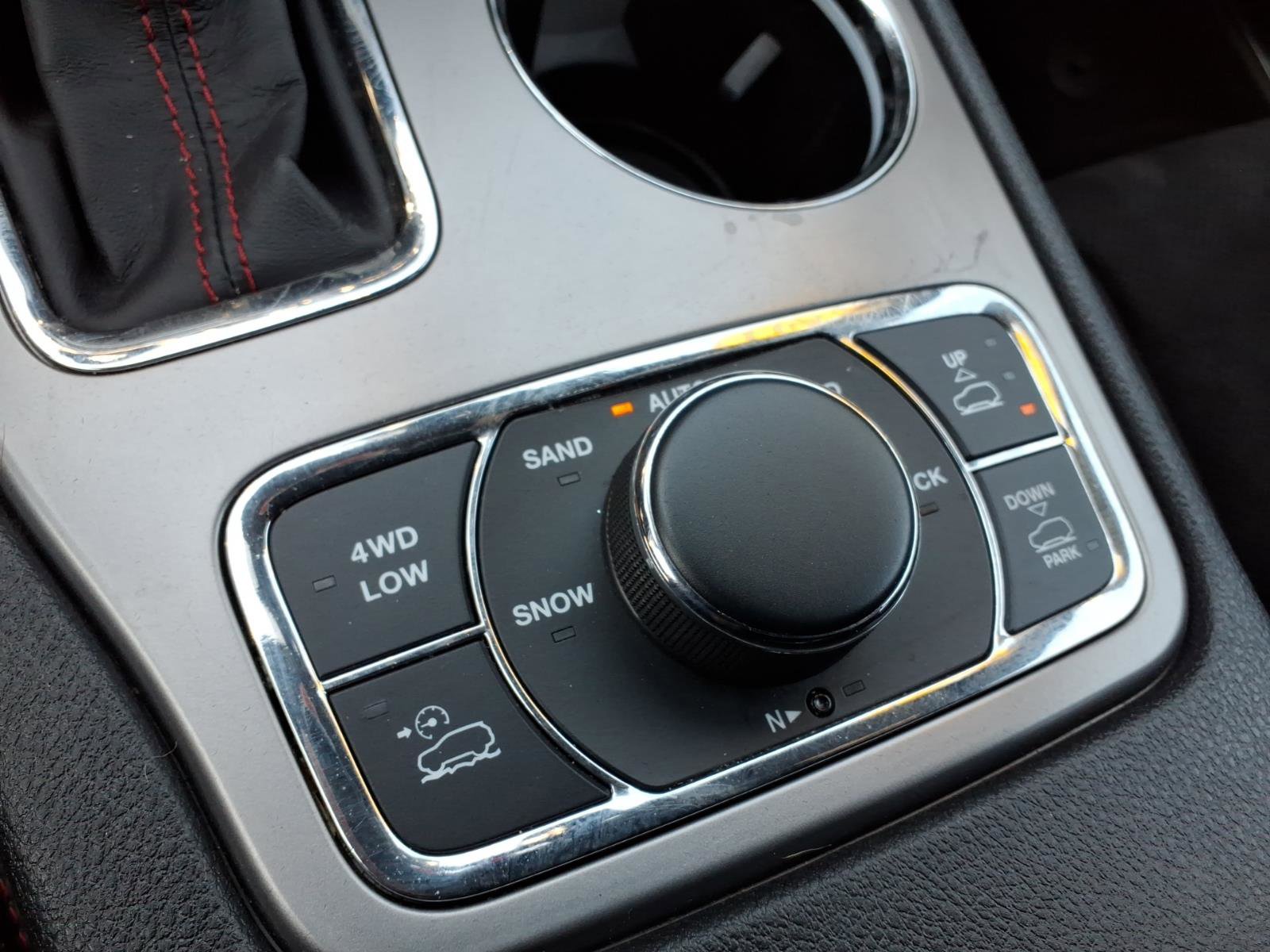 Used 2021 Jeep Grand Cherokee Trailhawk AWD/4WD image 20