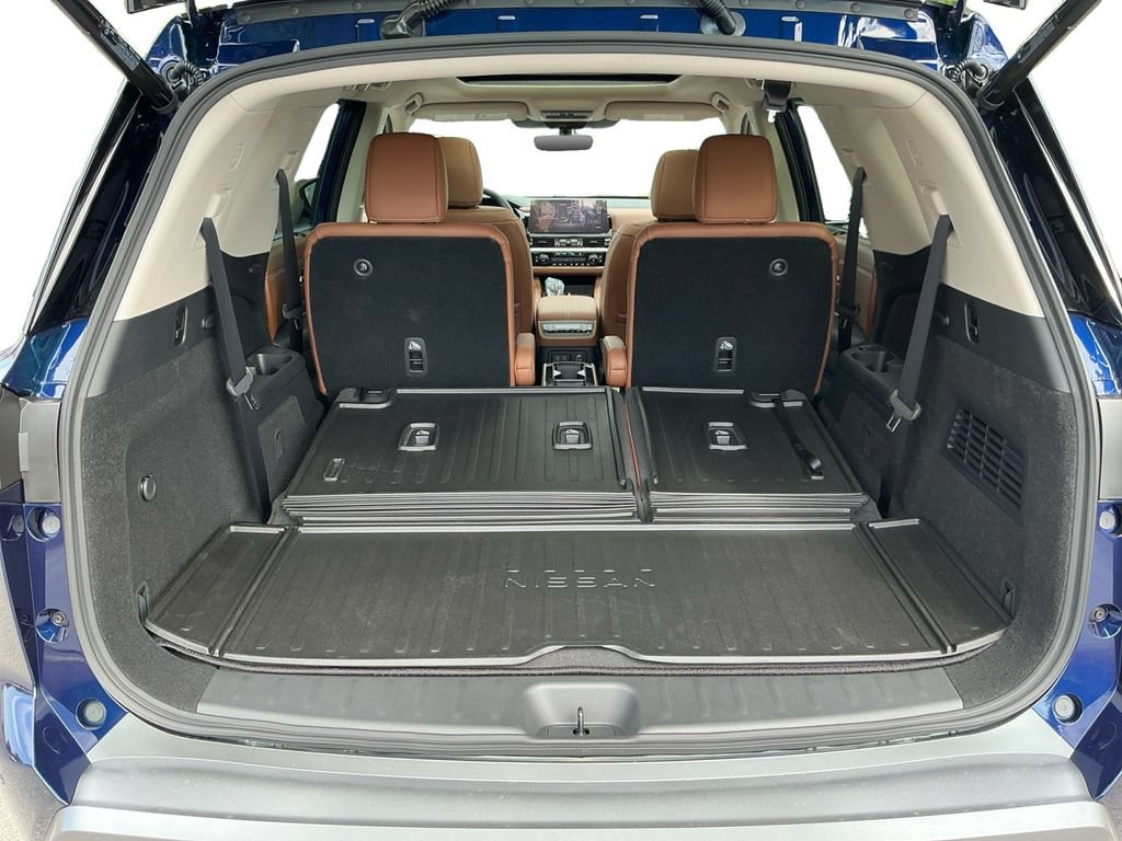 New 2026 Nissan Pathfinder Platinum AWD/4WD image 14