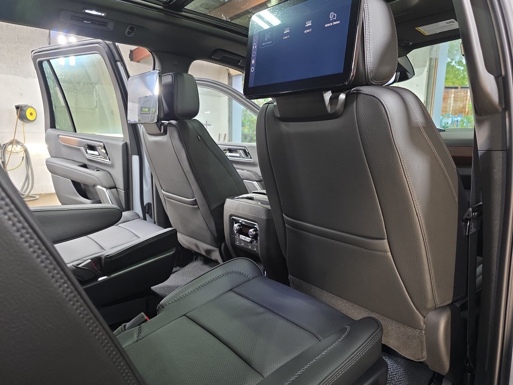 New 2026 GMC Yukon Denali w/ Denali Reserve Package AWD/4WD image 11