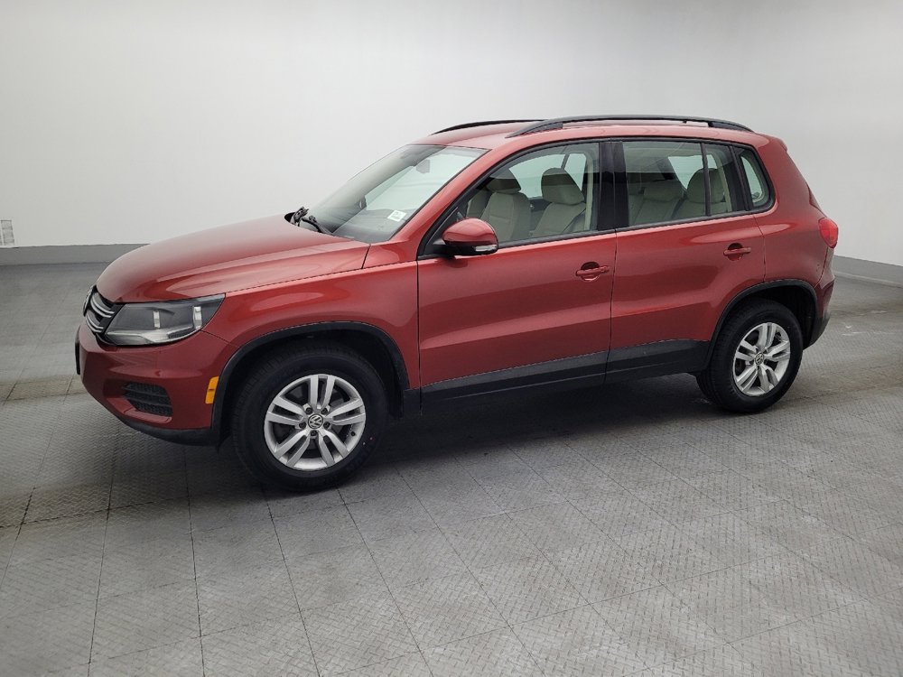 Used 2016 Volkswagen Tiguan S image 2