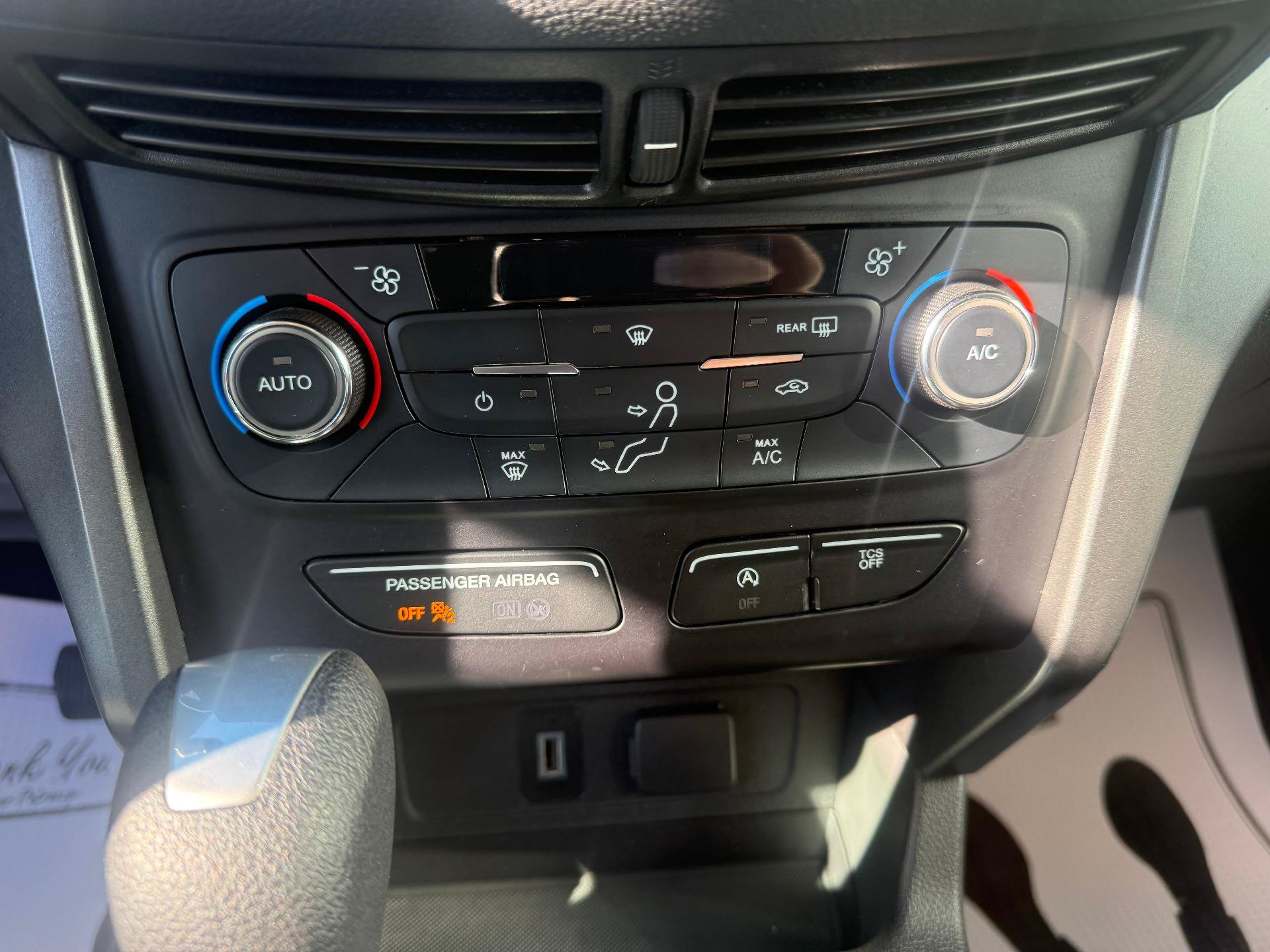 Used 2017 Ford Escape SE AWD/4WD image 16
