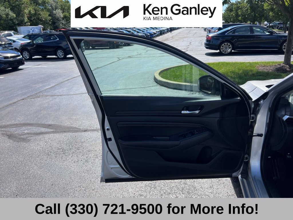 Used 2020 Nissan Altima 2.5 SR FWD image 23