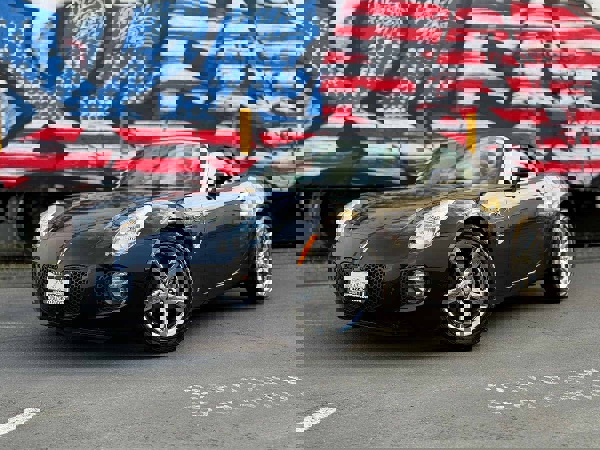 Used 2008 Pontiac Solstice GXP image 6