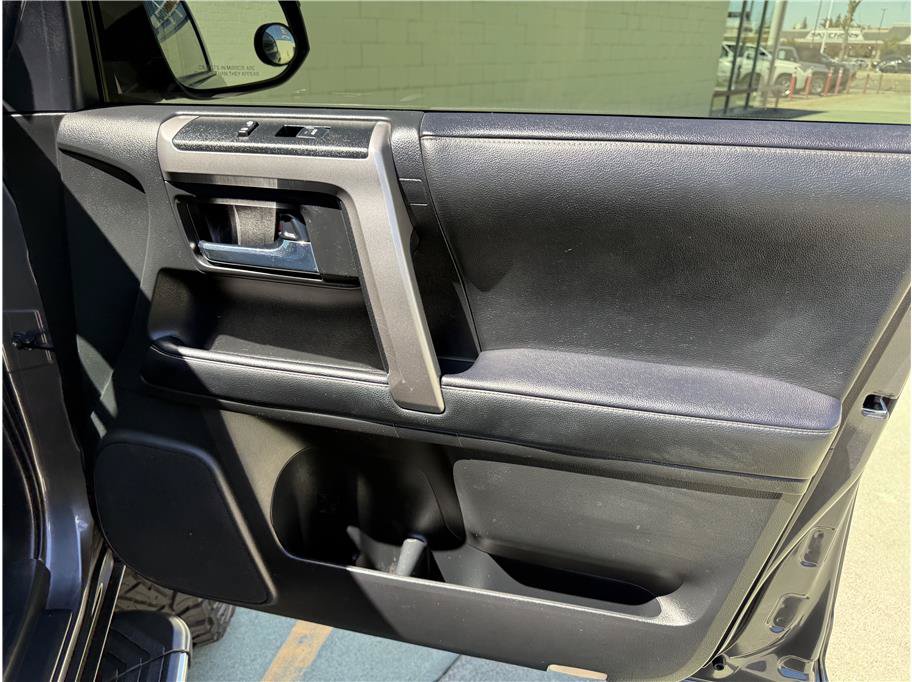 Used 2021 Toyota 4Runner SR5 AWD/4WD image 20