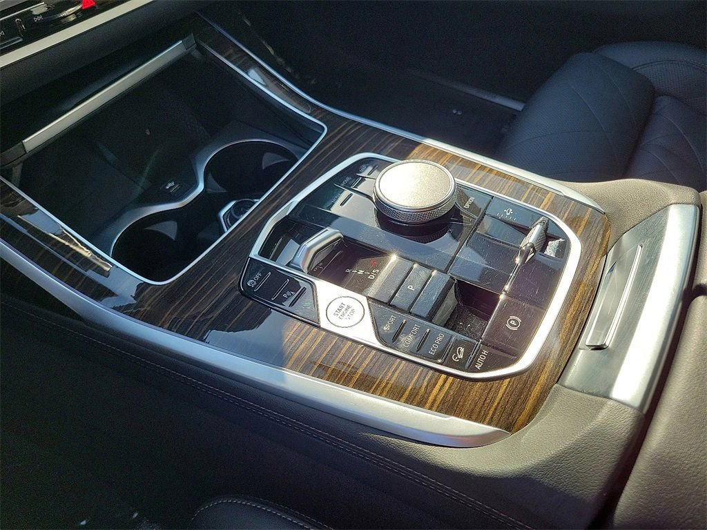 Used 2024 BMW X7 xDrive40i w/ Premium Package image 12