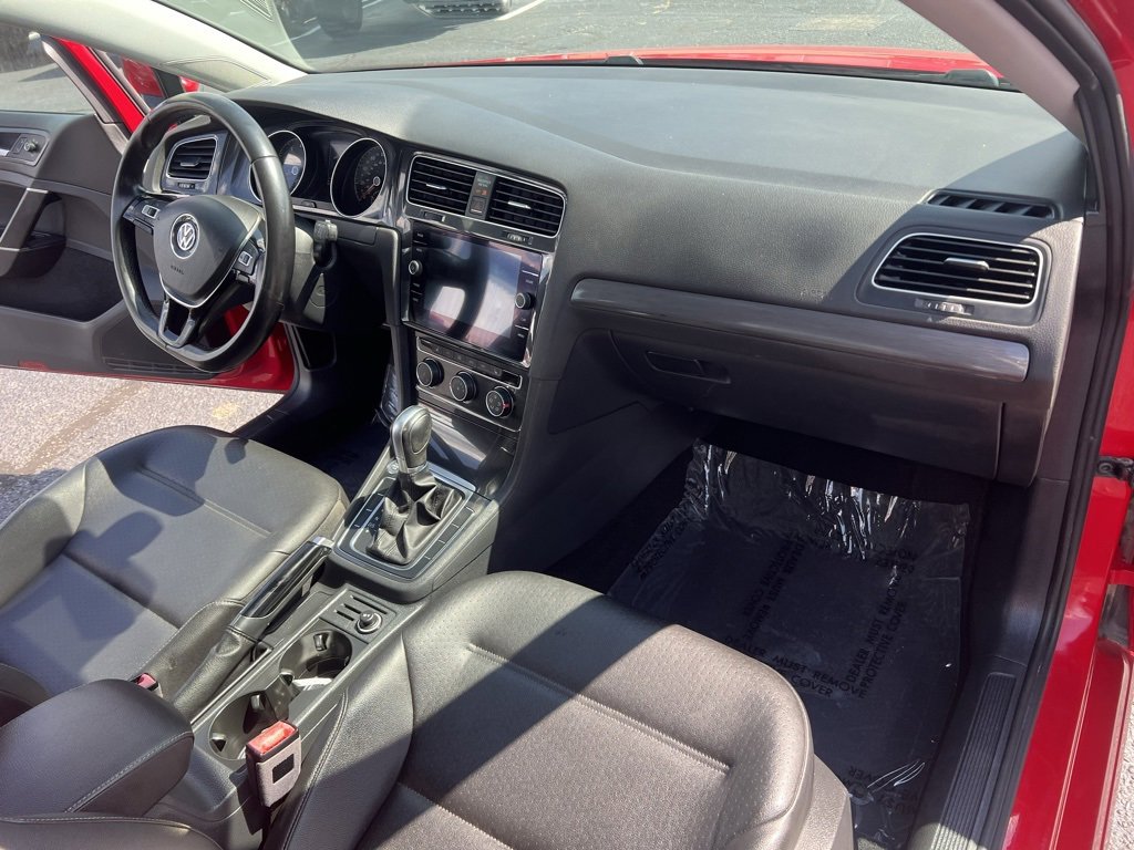 Used 2018 Volkswagen Golf SE image 25