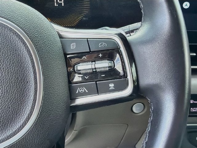 Used 2025 Kia Carnival EX FWD image 38