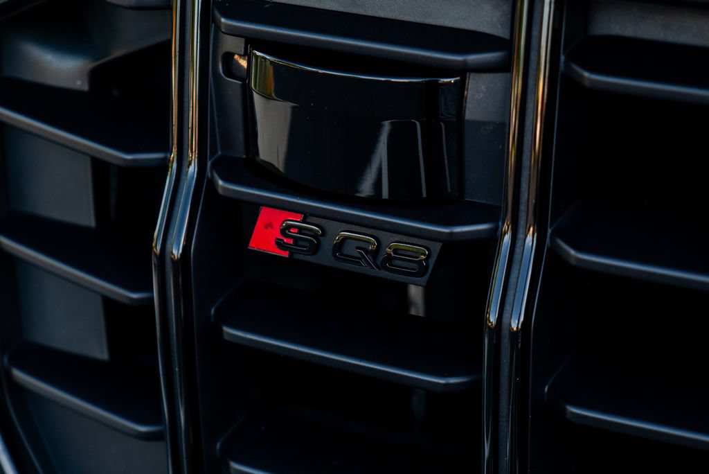 Used 2022 Audi SQ8 Prestige AWD/4WD image 3