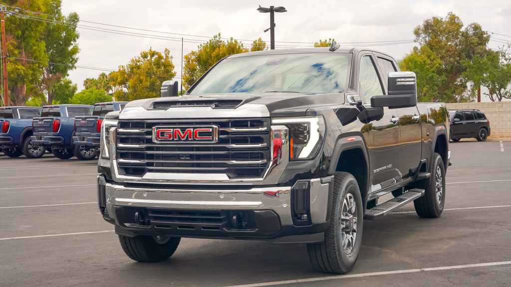 New 2026 GMC Sierra 3500 SLT w/ SLT Premium Package image 2