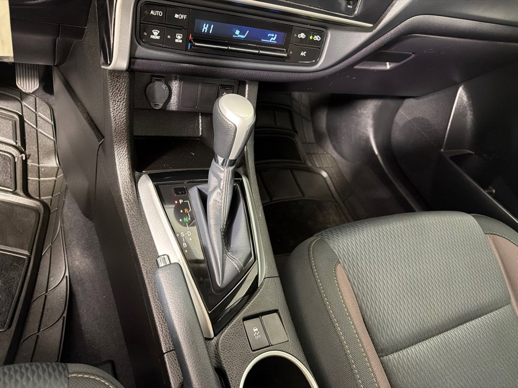 Used 2019 Toyota Corolla LE image 17