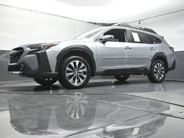 Used 2025 Subaru Outback Touring w/ Popular Package #2 AWD/4WD image 36