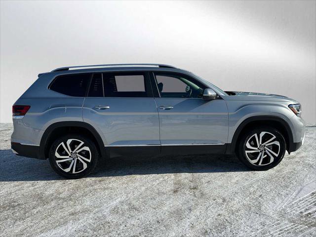 Used 2023 Volkswagen Atlas SEL image 2