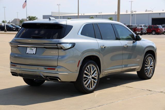 New 2026 Buick Enclave Avenir w/ Super Cruise Package FWD image 8