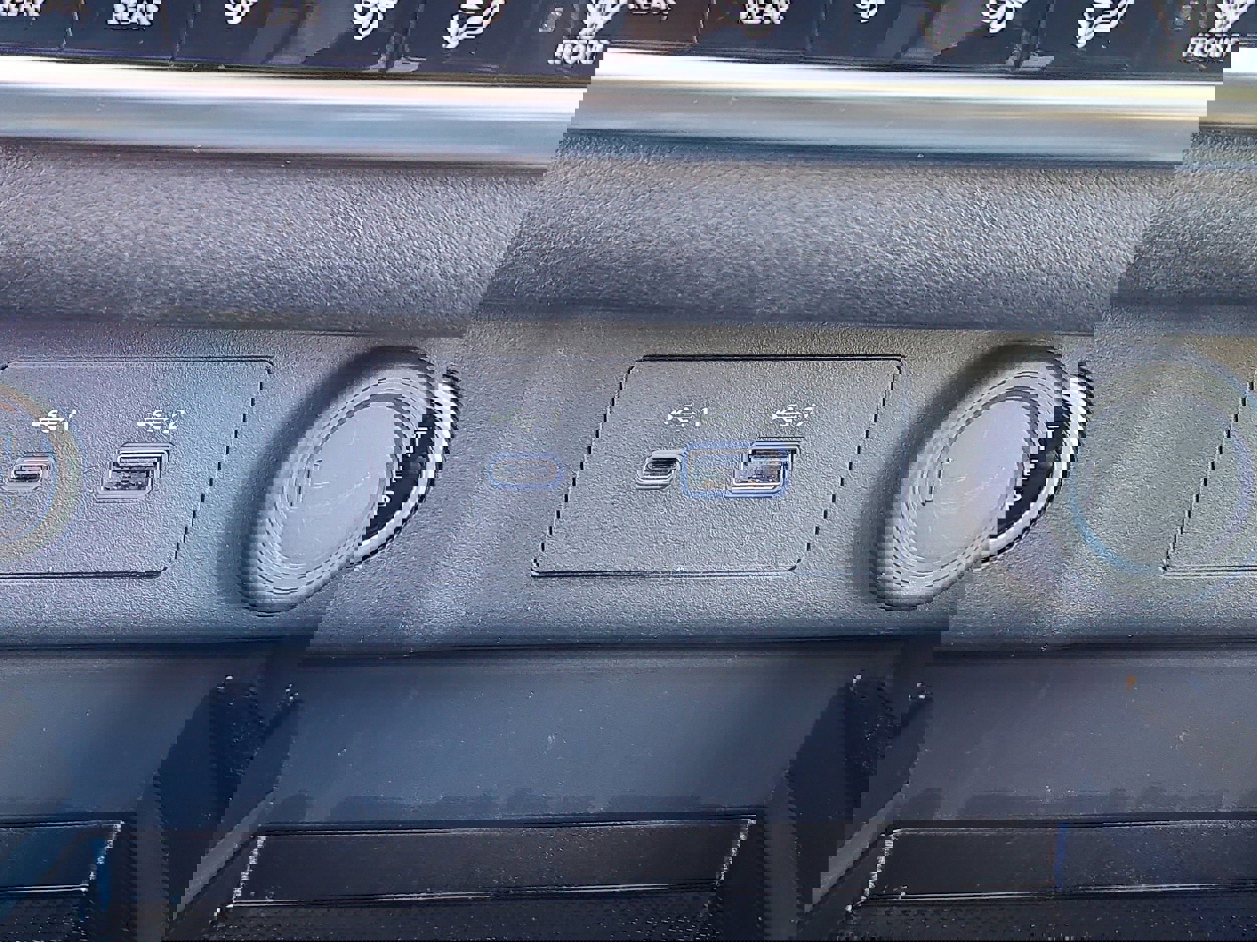 Used 2023 Nissan Rogue SL w/ SL Premium Package image 11