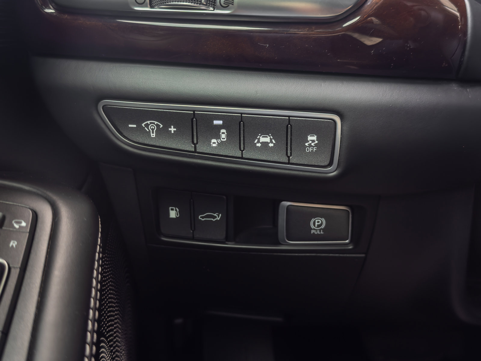 Used 2018 Genesis G90 5.0 Ultimate RWD image 58