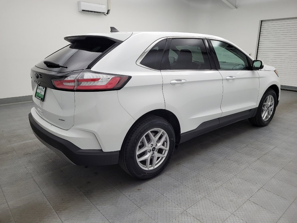 Used 2024 Ford Edge SEL image 10