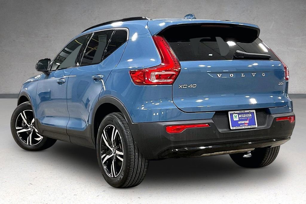 Certified 2023 Volvo XC40 B5 Plus w/ Climate Package AWD/4WD image 4