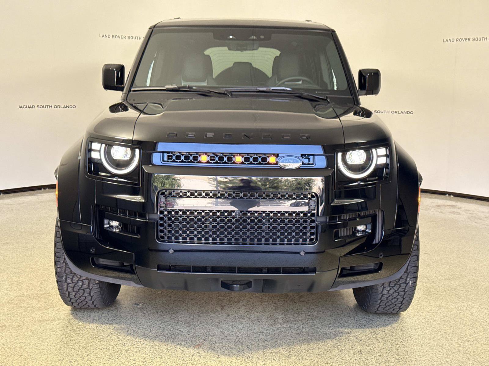 New 2026 Land Rover Defender 110 OCTA AWD/4WD image 8