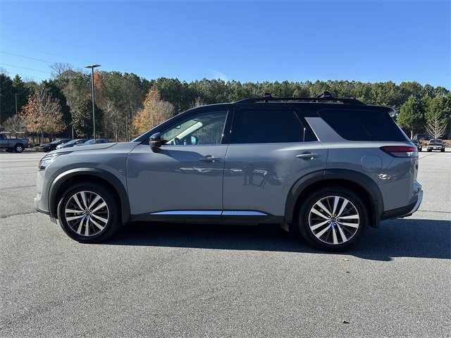 Used 2022 Nissan Pathfinder Platinum w/ Cargo Package image 5