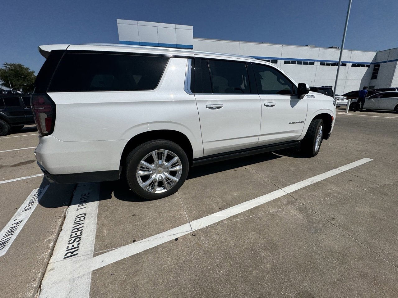 Used 2021 Chevrolet Suburban High Country image 4