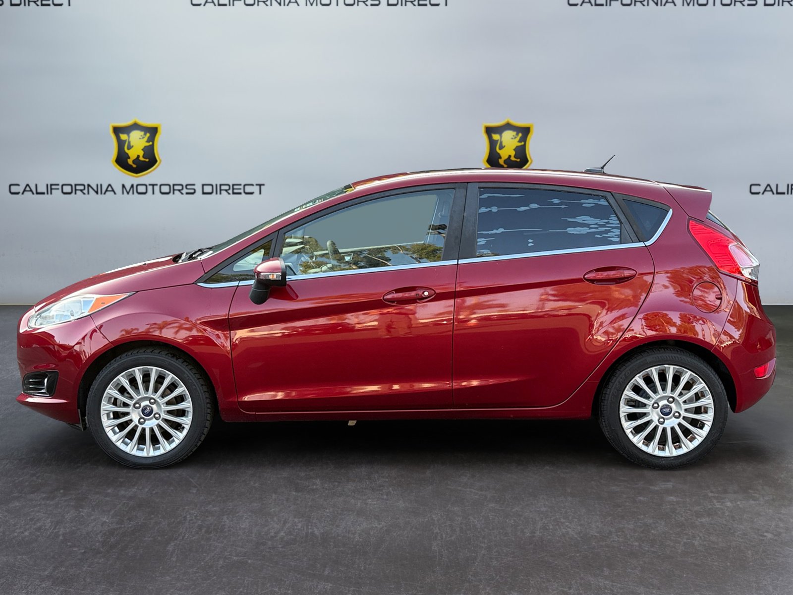 Used 2014 Ford Fiesta Titanium image 2