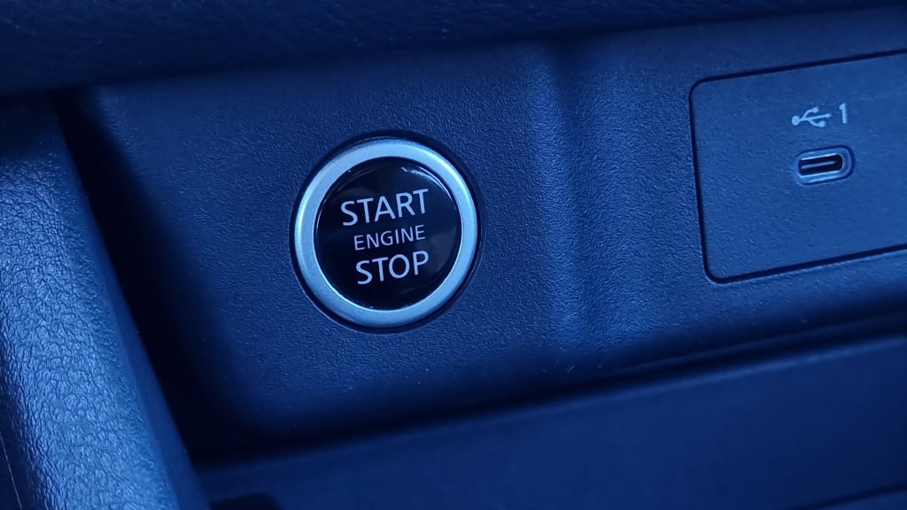 Used 2022 Nissan Rogue S FWD image 29