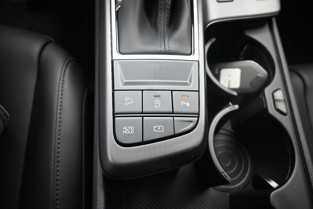 Used 2026 Kia Sportage EX FWD image 16