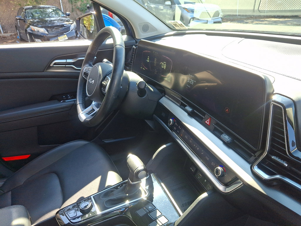 Used 2024 Kia Sportage EX image 14