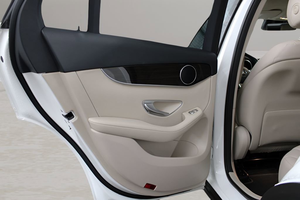 Used 2022 Mercedes-Benz GLC 300 image 11