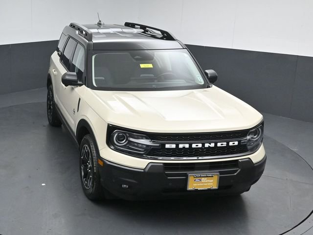 Certified 2025 Ford Bronco Sport Outer Banks w/ Outer Banks Tech Package+ AWD/4WD image 46