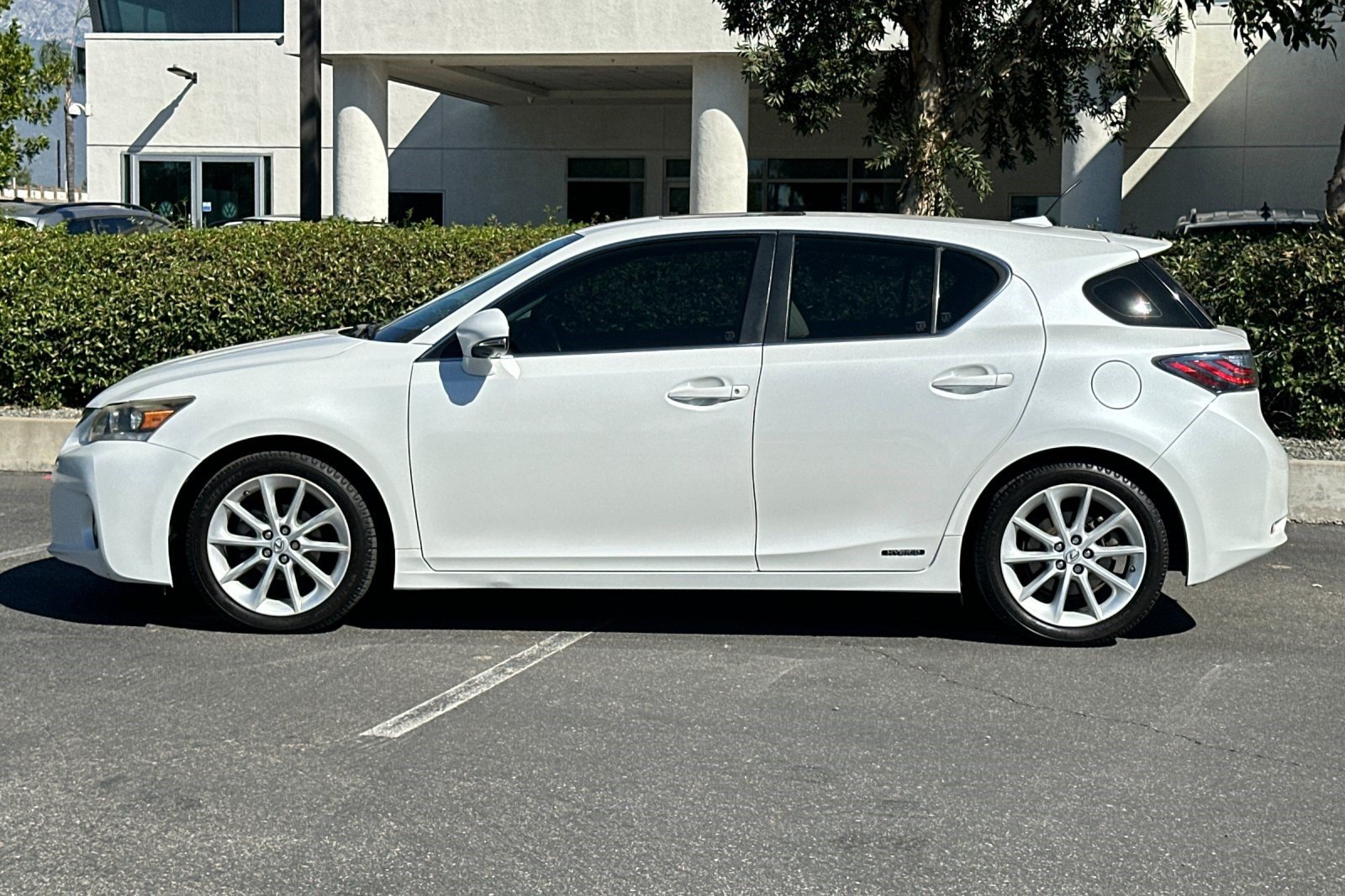 Used 2013 Lexus CT 200h FWD image 2