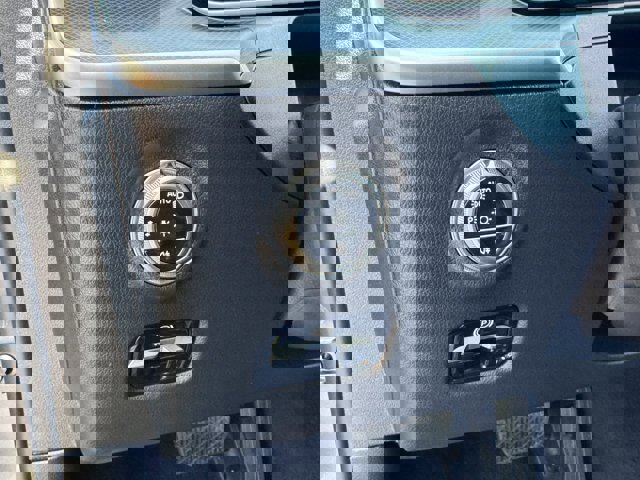 Used 2025 Mercedes-Benz C 300 4MATIC Sedan image 18