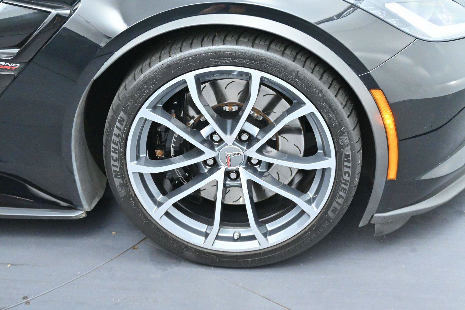 Used 2019 Chevrolet Corvette Grand Sport RWD image 30