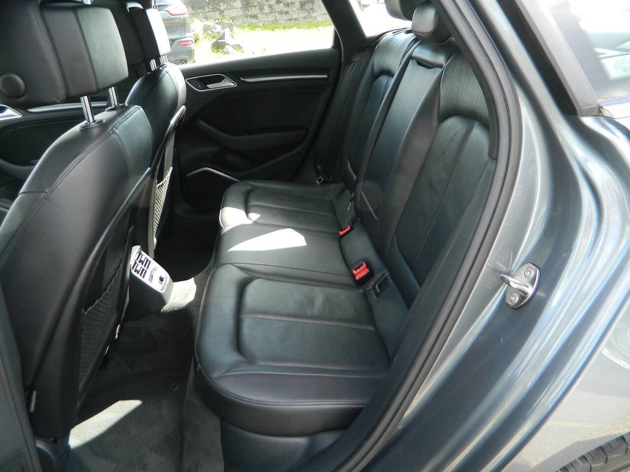 Used 2017 Audi A3 e-tron Prestige image 14