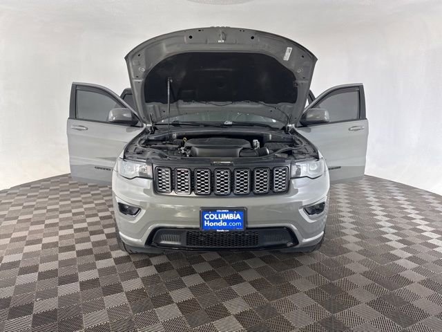 Used 2020 Jeep Grand Cherokee Altitude AWD/4WD image 12