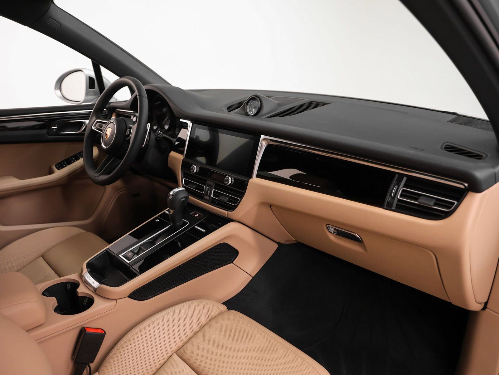 Certified 2026 Porsche Macan AWD/4WD image 22