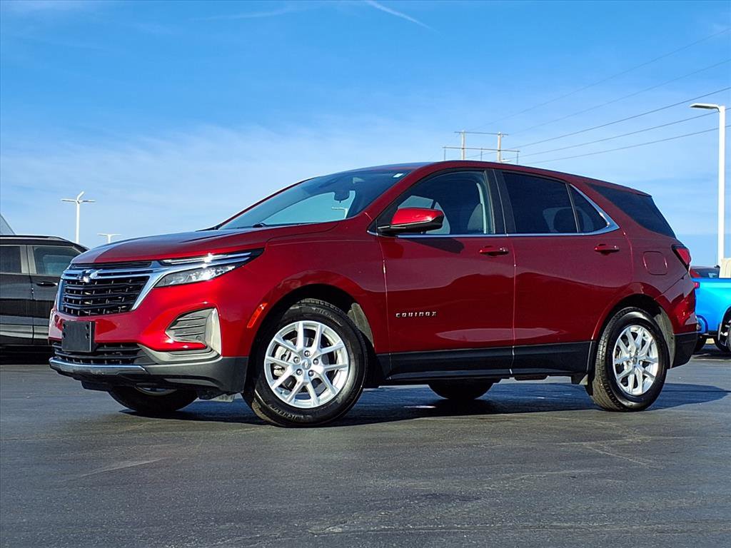 Used 2023 Chevrolet Equinox LT image 2