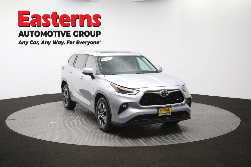 Used 2021 Toyota Highlander XLE FWD image 57