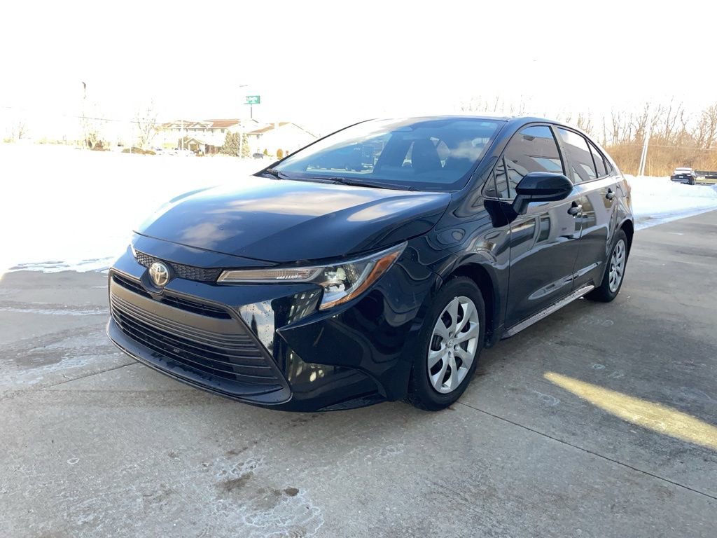 Used 2023 Toyota Corolla LE w/ Carpet Mat Package (TMS) image 2