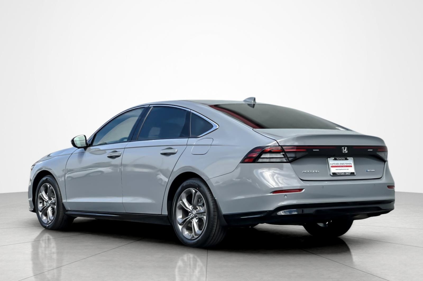 Used 2024 Honda Accord EX-L image 3