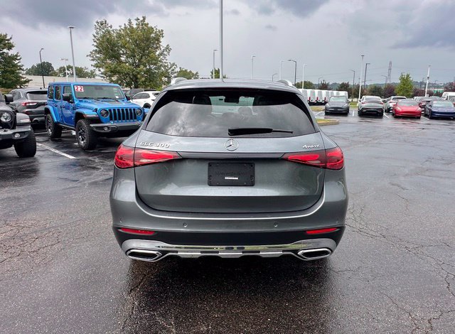 Used 2023 Mercedes-Benz GLC 300 4MATIC image 11
