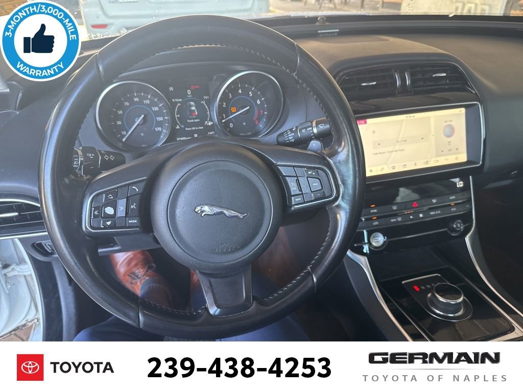 Used 2019 Jaguar XE Premium image 17