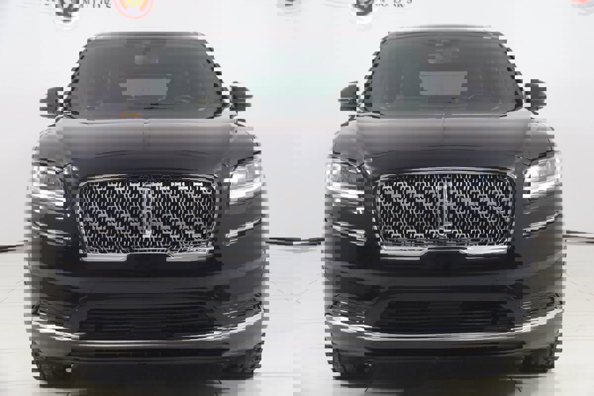 Used 2022 Lincoln Nautilus Reserve AWD/4WD image 52