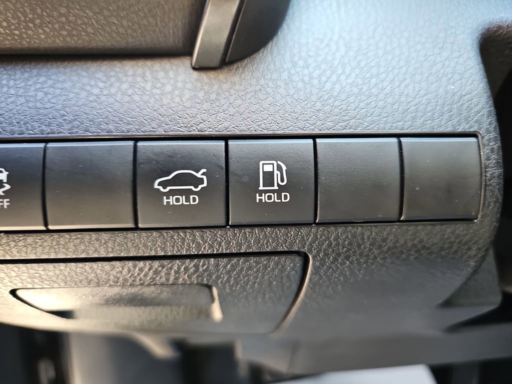 Used 2022 Toyota Camry SE FWD image 17
